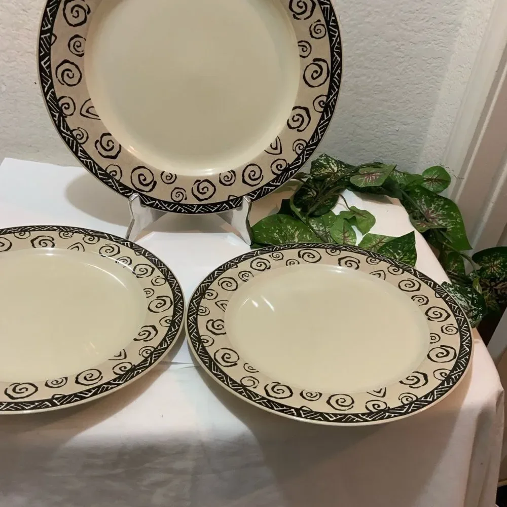 Sakura Stoneware Round Platter Desert Sands 12.5”  & 2 dinner plates 10.5”